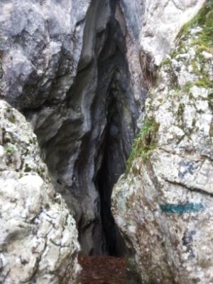 entrée grotte aux oeufs sainte baume